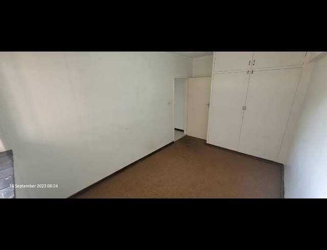 2 BEDROOM APARTMENT RENTED IN CLARENDON
